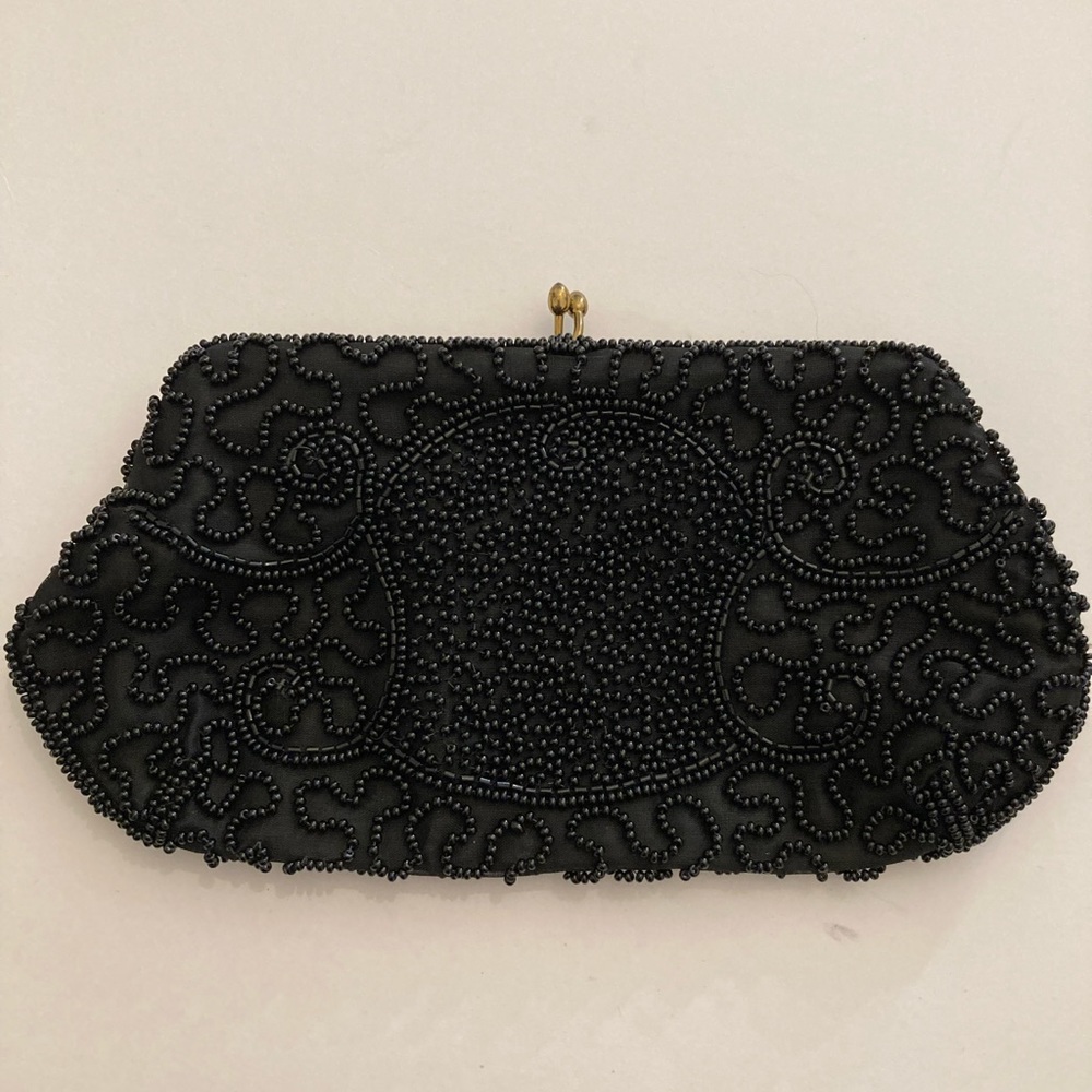 Vintage Walborg beaded clutch with kiss lock